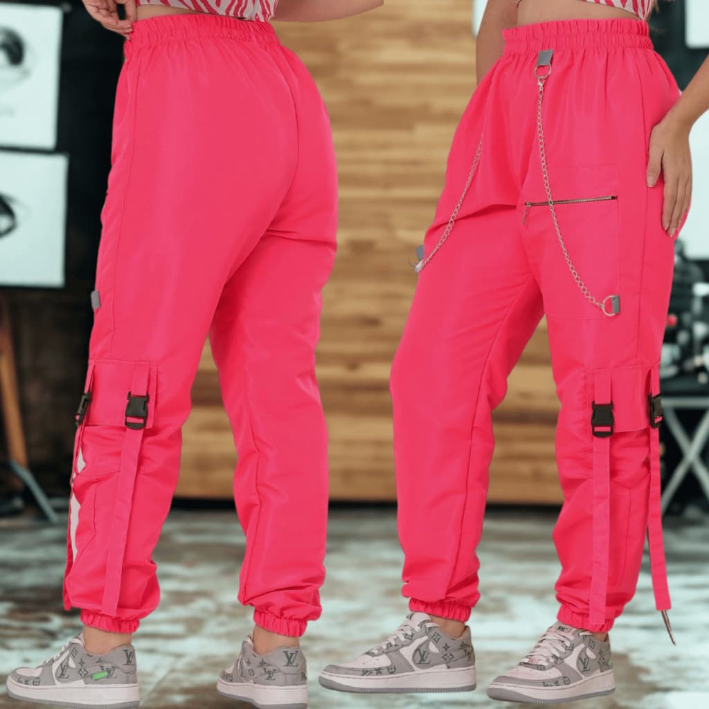 calça jogger tactel moda street com bolsos cargo e corrente