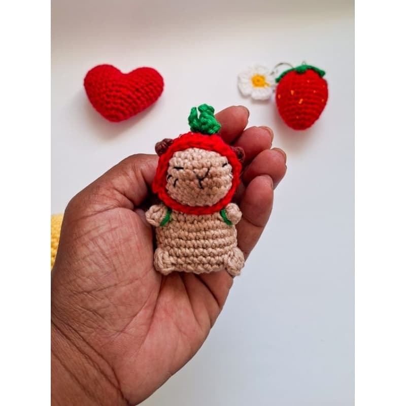 Chaveiro Capivara Amigurumi 🧵 Feito à Mão | Lembrancinha Criativa e Fofa / bordados