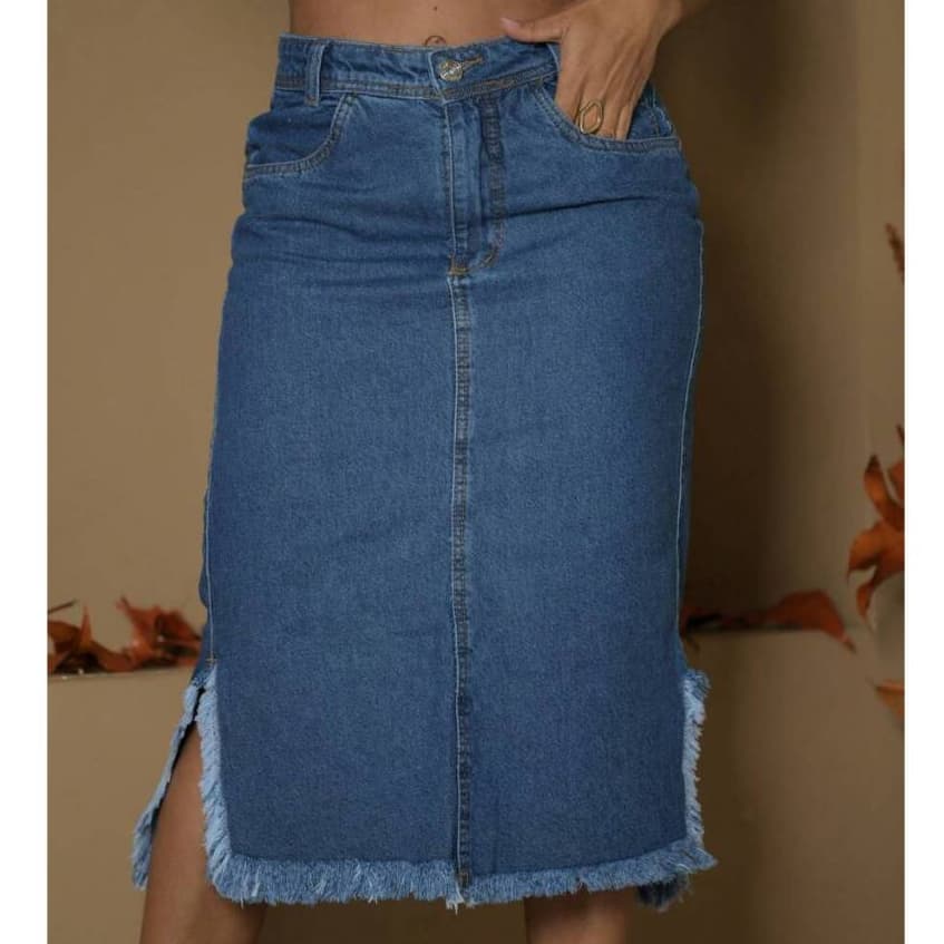 Saia Jeans Midi Feminina Cintura Alta Abertura Lateral Barra Desfiada Estilo Casual Atemporal
