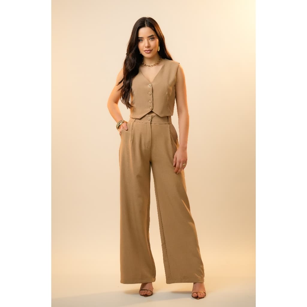 Conjunto de Twil colete e calca  detalhe de botões forrado no colete e calca pantalona