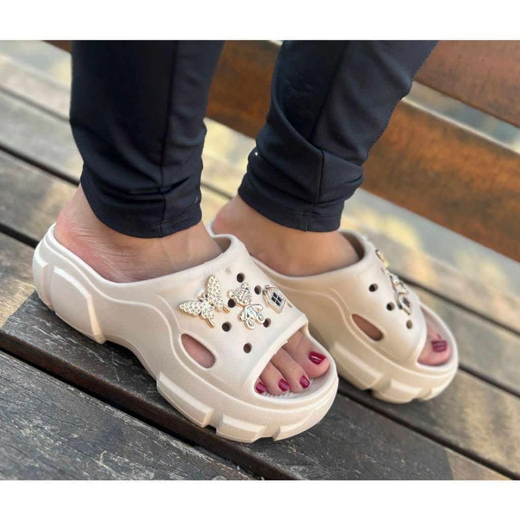Chinelo Nuvem Macio Leve Bottons Pingentes