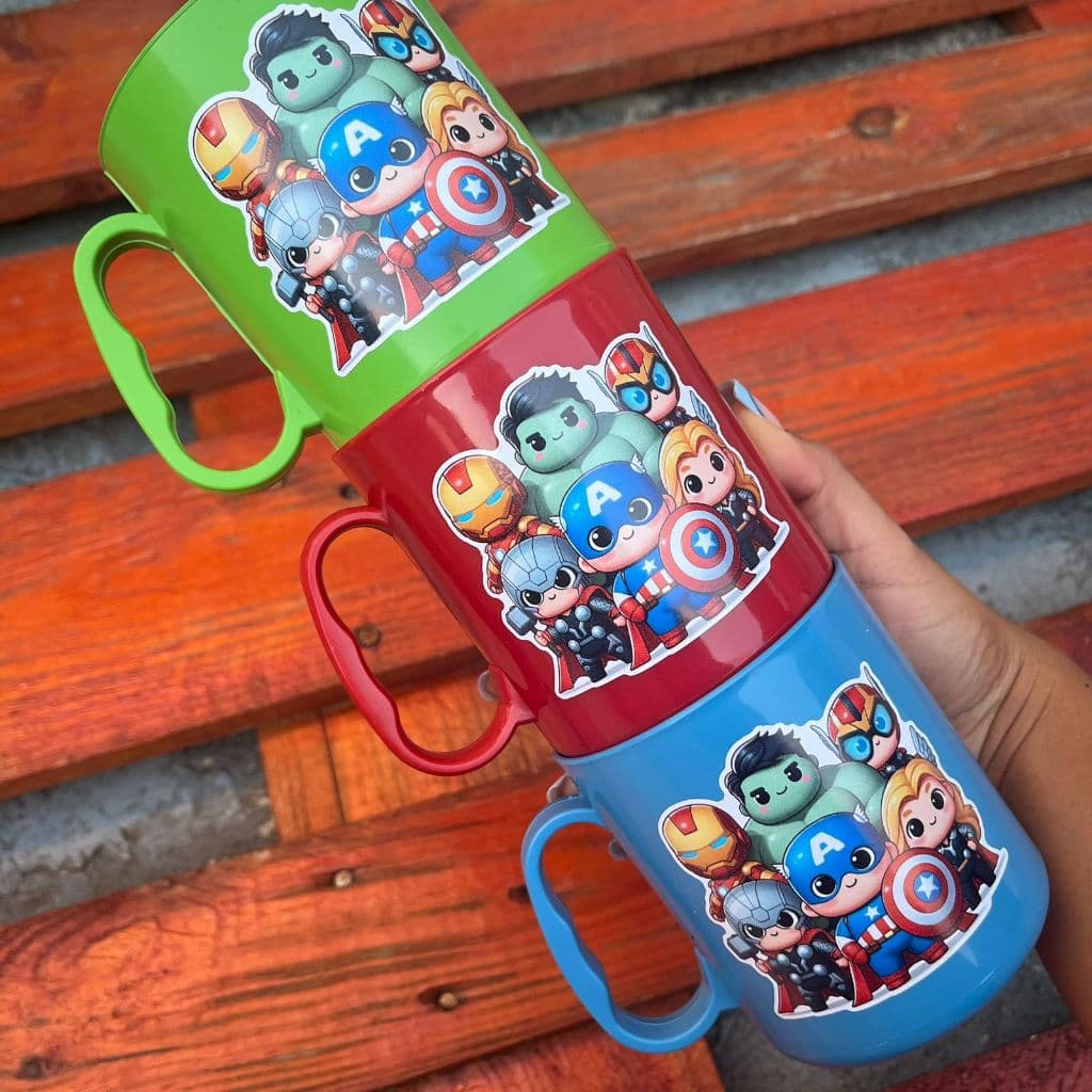 Lembrancinha KIT 10-15-20 Canecas adesivadas Vingadores baby Escola Caneca Dia das crianças