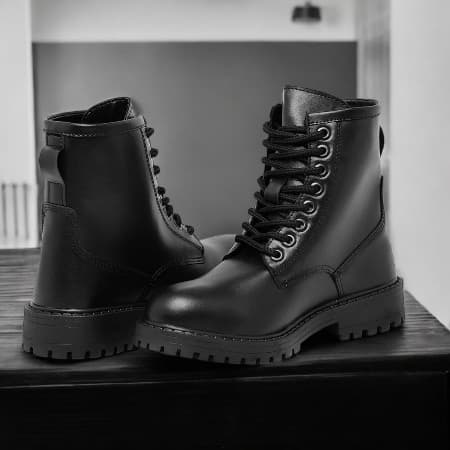 Coturno Metaleiro Couro Bota Masculina Rock Metal Vaqueiro Calçado