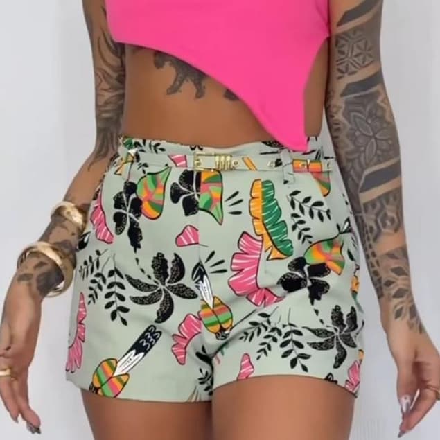 Short Alfaiataria Feminino Estampado Florido com Cinto