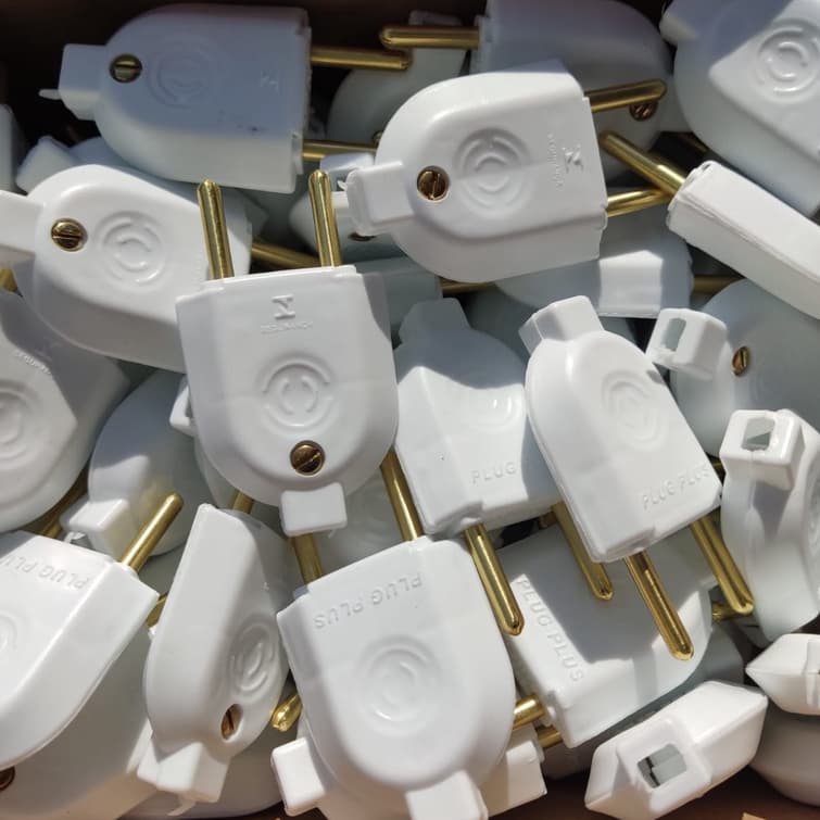 Plugue Pino Macho 2P 10 a 250 V Branco  Plug Plus | 50/100 Unidades