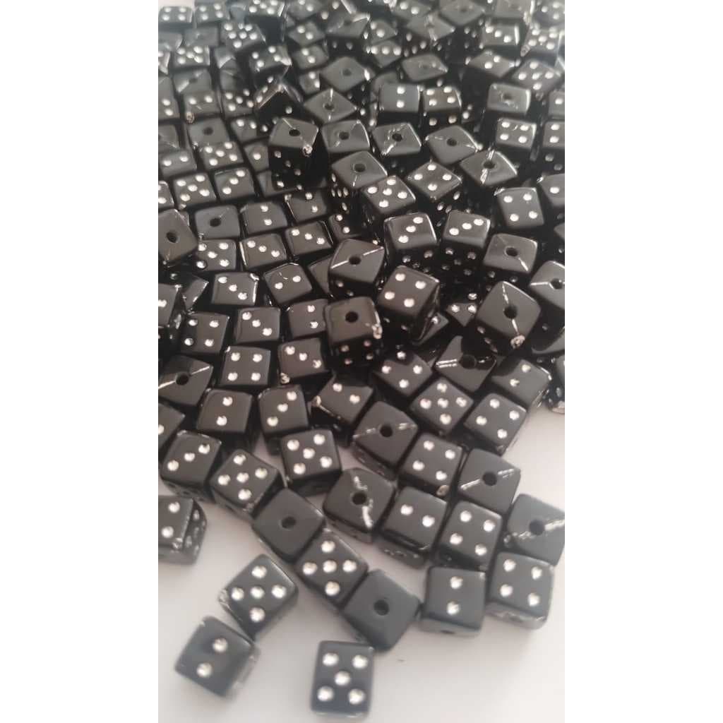 Miçanga Dado ou Losango Entremeio Preto com Strass Dadinho Losango para Pulseira Infantil