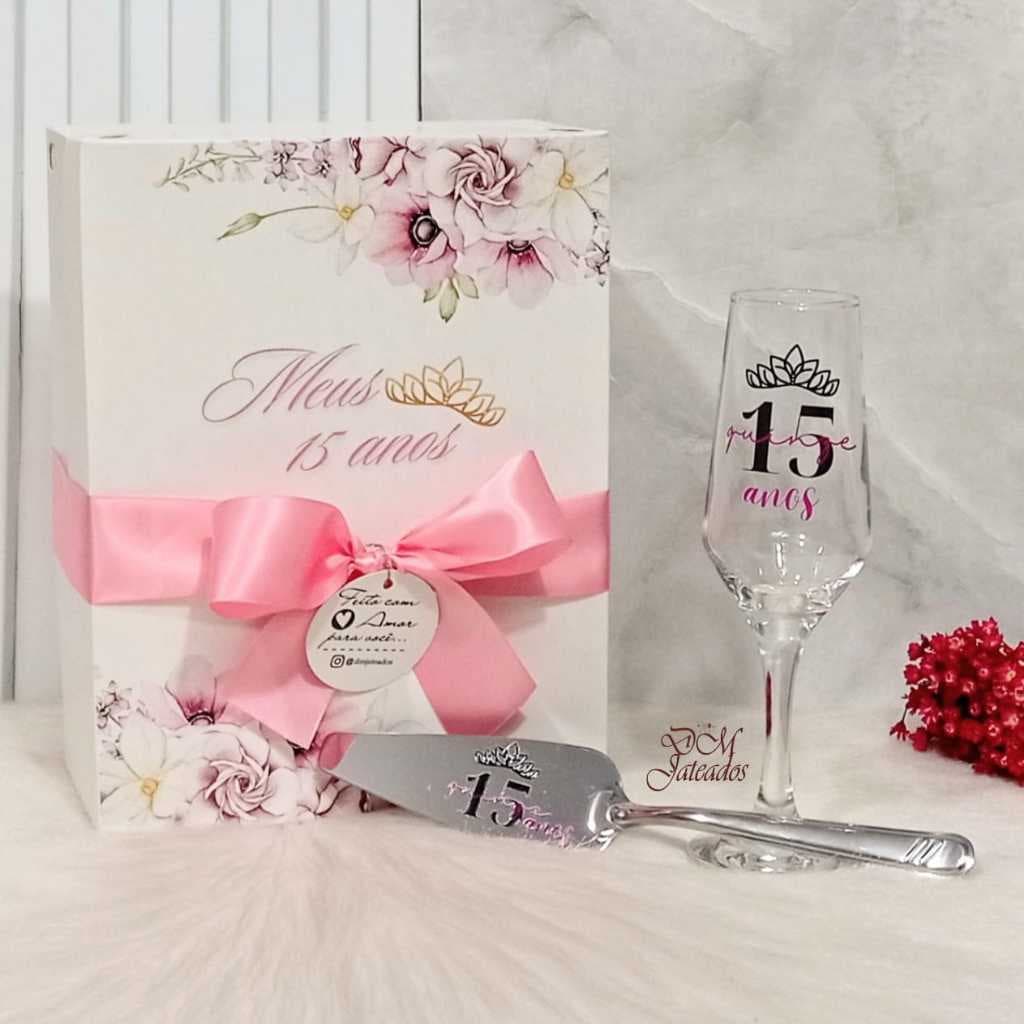 Kit Taça 15 Anos + Espátula Personalizada + Caixa com Laço | Festa Debutante | DM Jateados