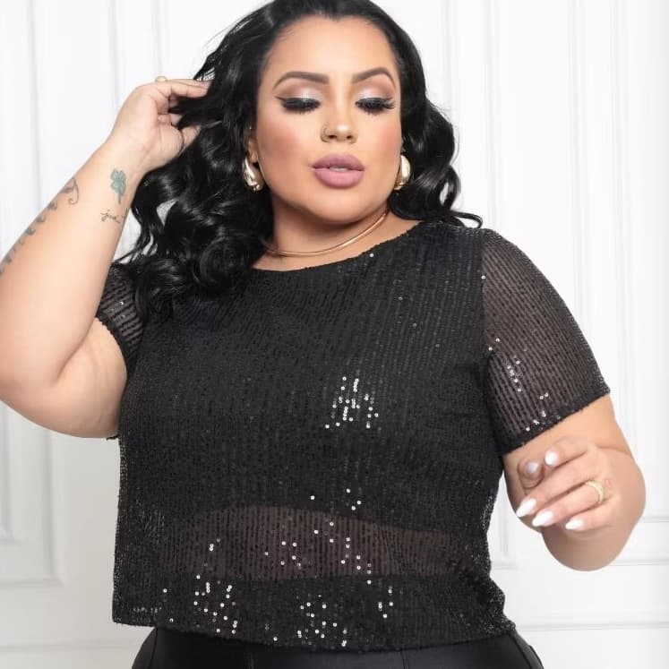 Cropped de Paetê Brilho Plus Size - Luxo e Conforto para a Mulher Moderna!