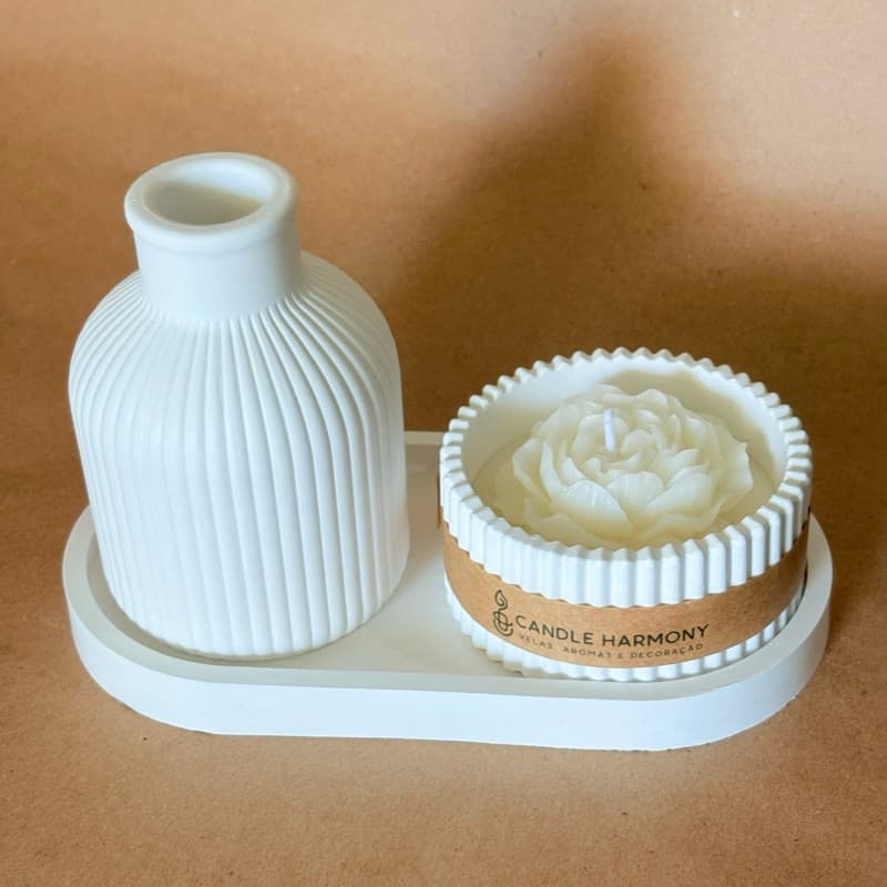 Vela Aromática Artesanal Peônia -  Base em Gesso