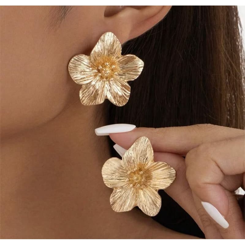 brinco de flor femenino