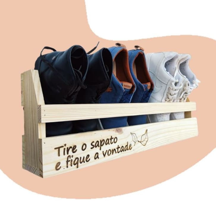 Sapateira de Madeira Suspensa Organizador de Sapatos para Hall de Entrada Compacto com frase