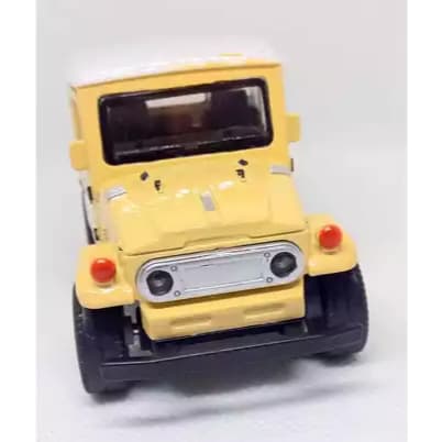 iniatura Colecionável Toyota Bandeirante em Metal 1/32