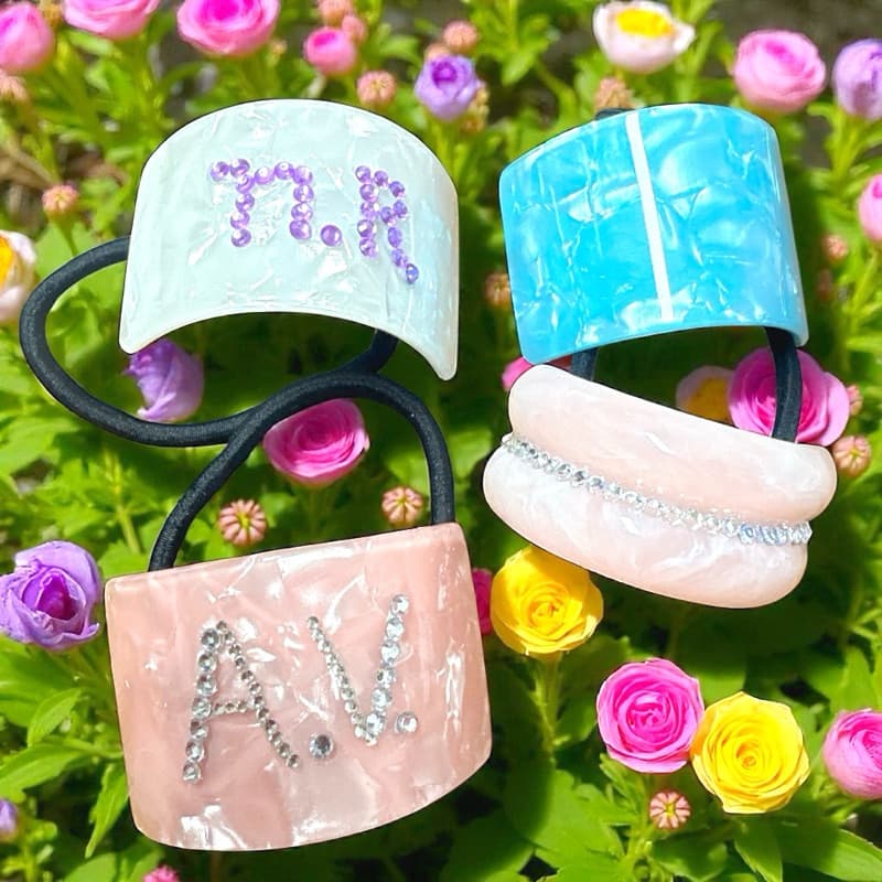 Presilha Elastico Personalizado Madrepérola Iniciais Nome Cabelo Pony Cuff Acessório