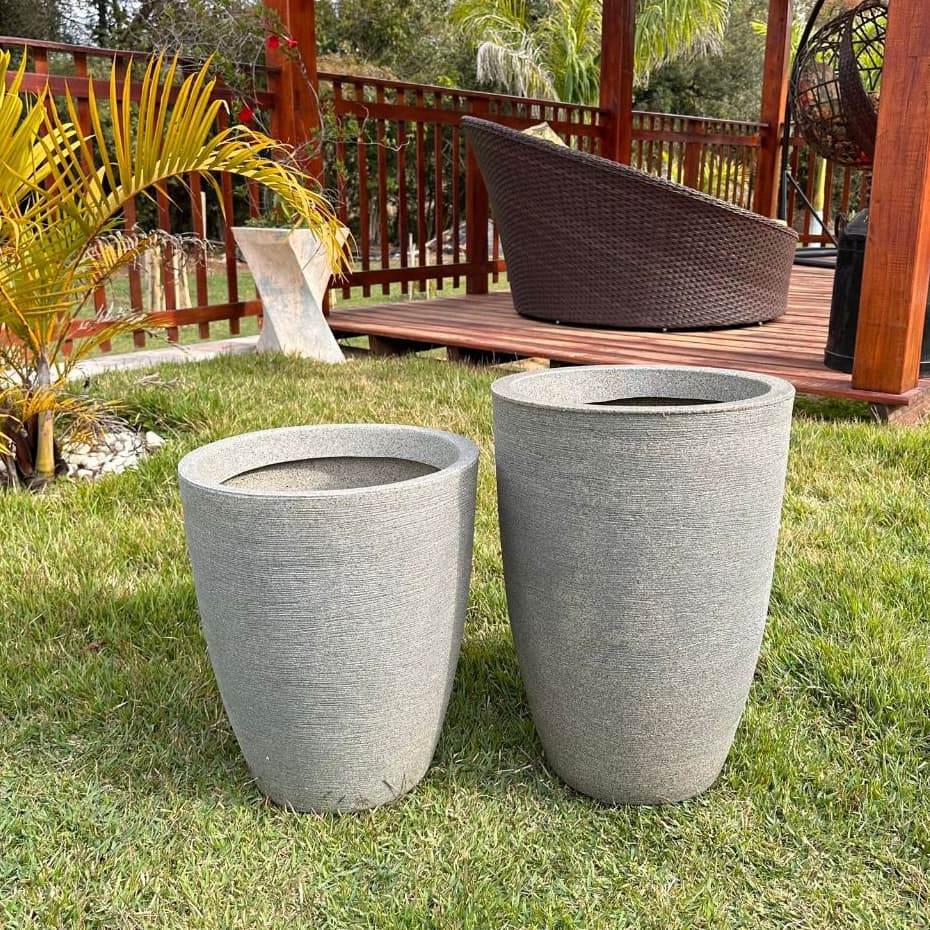 Kit 2 Vasos para Plantas M e GG em Crespo Polietileno Coluna Redonda