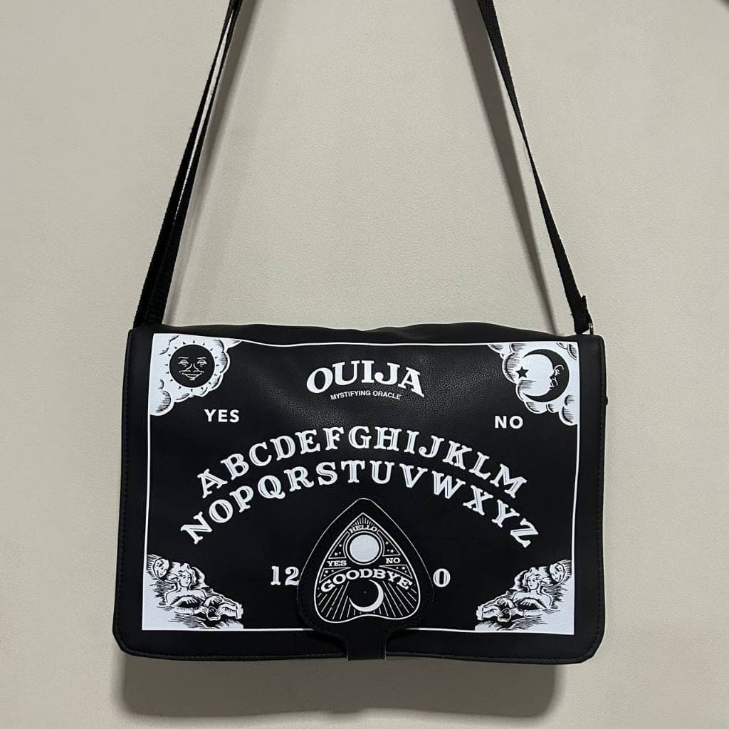 Mini Mochila e Bag 2 em 1 estilo carteiro tabuleiro ouija filme terror horror trash halloween