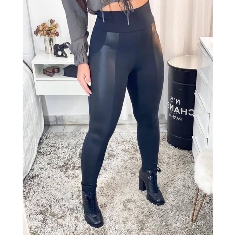 Calça Montaria Plus Feminina Flanelada com Detalhes em Cirrê