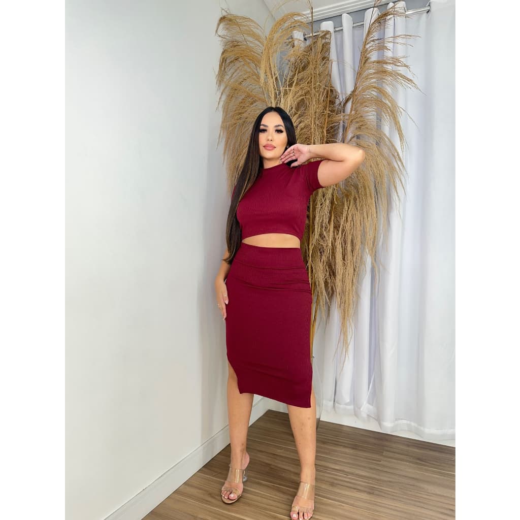 Conjunto Feminino Blusa Cropped Gola Alta e Saia Midi Abertura Fenda Laterais