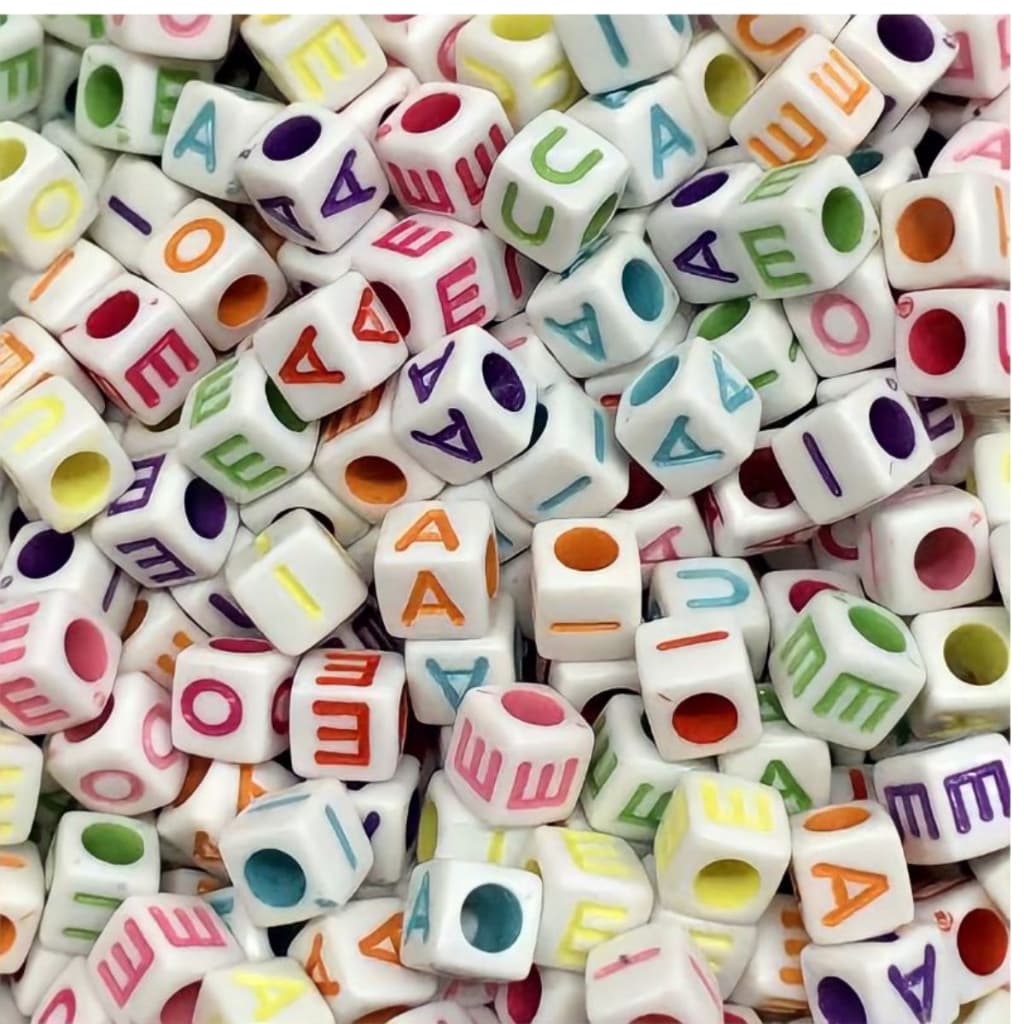 Miçangas Infantil Letras Coloridas  Quadrada vogais  200 unidades