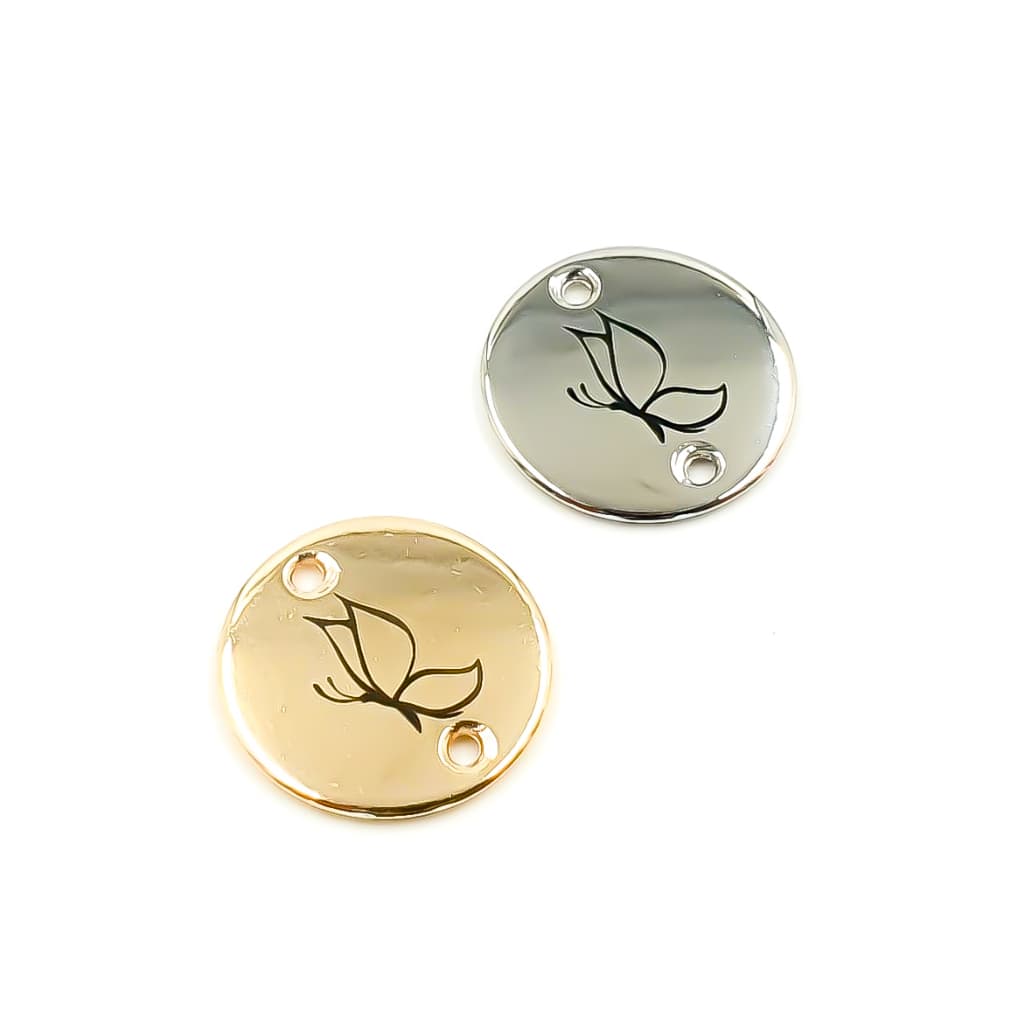 Tag de Metal Personalizada 2x2cm com 2 Furos P/ Costura 10 Unidades Dourado ou Prata