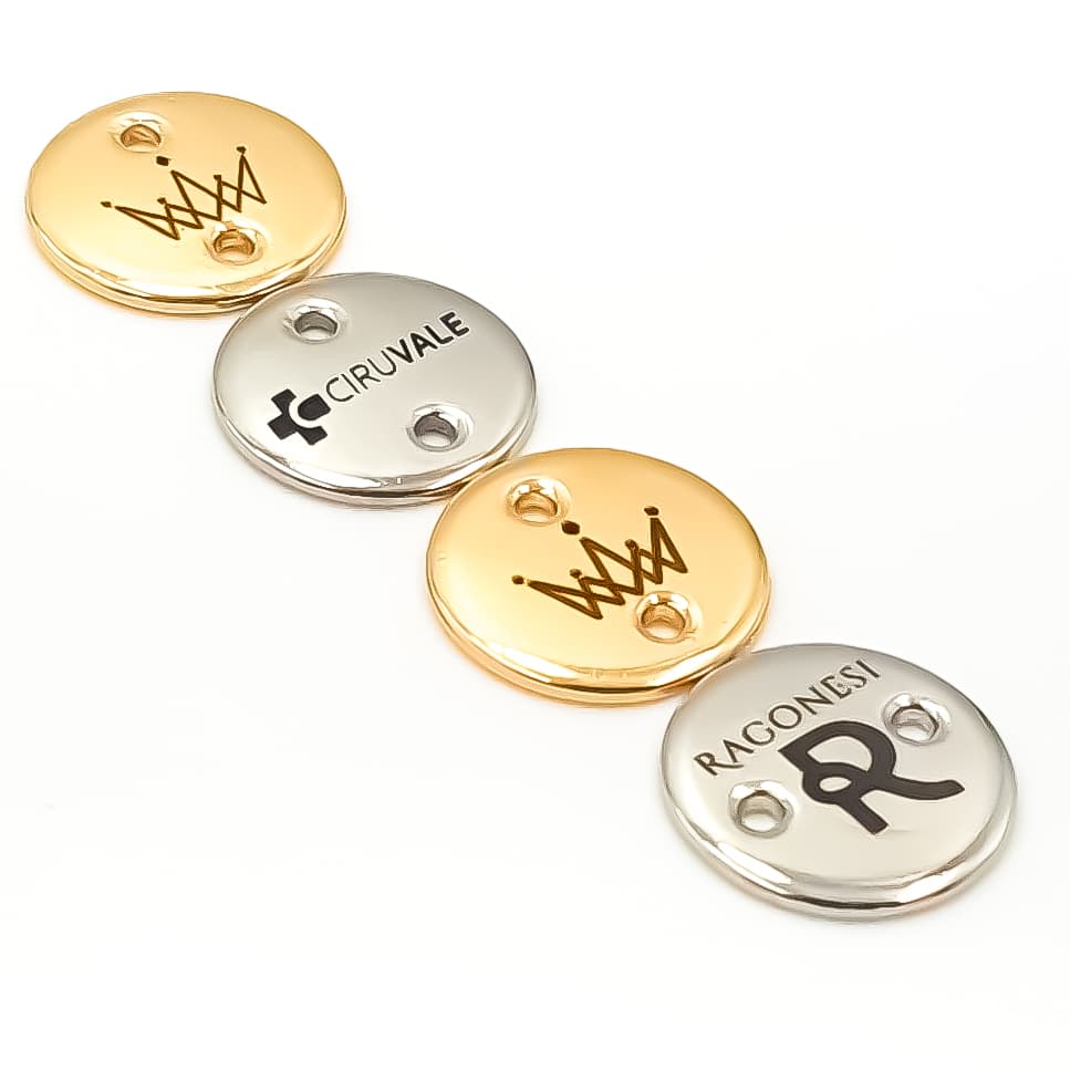 Etiqueta Tag Personalizada 1.5×1.5 Cm Com 2 Furos 50 Unid