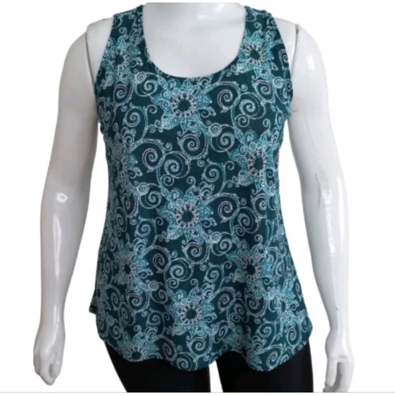 kit com três camisetas de senhora regata em malha fria liganete