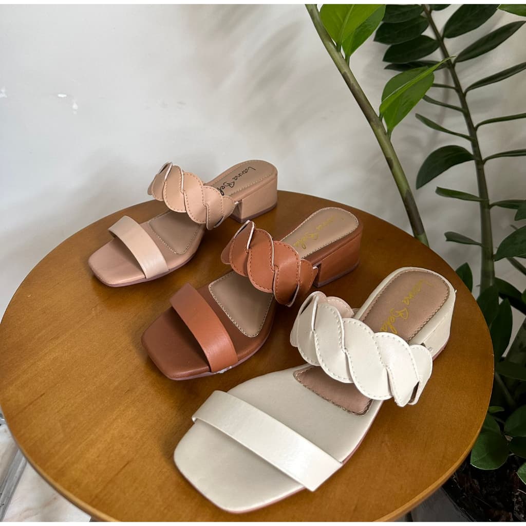 Tamanco Feminino Sandalia Saltinho Medio Confortável Tamanquinho Tendencia Promoção REF 530
