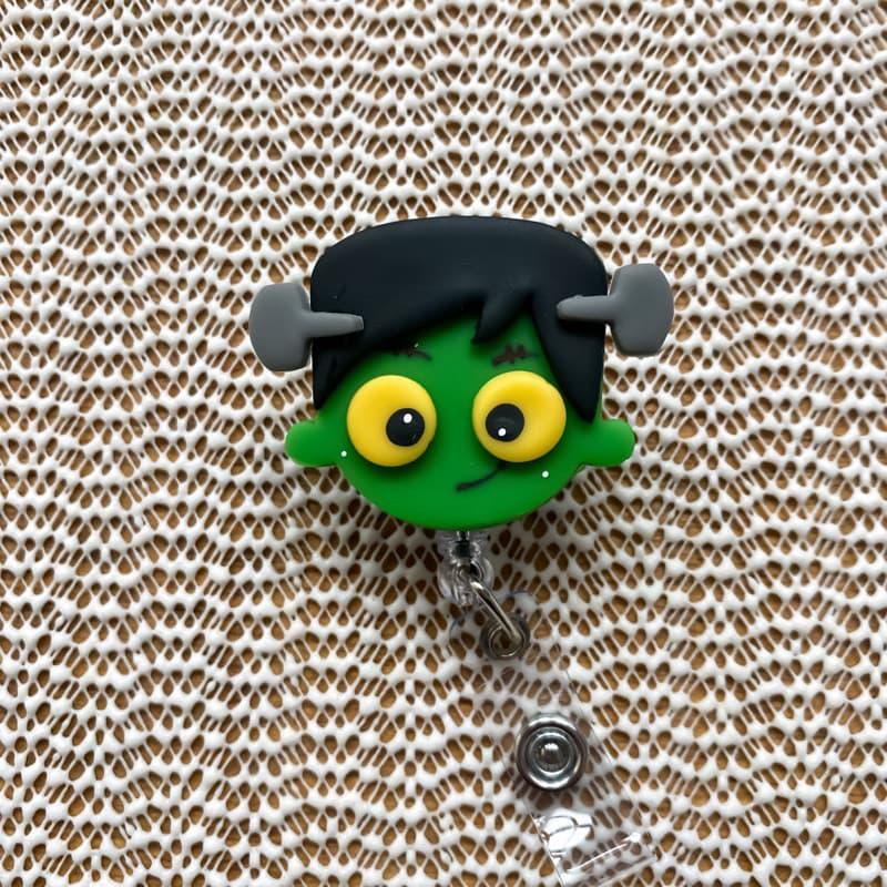 Porta-crachá Retrátil Frankenstein Personalizado de Biscuit