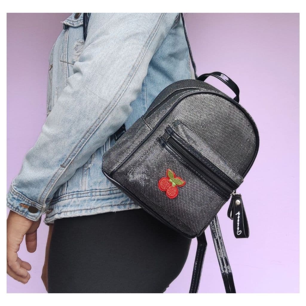Mini Mochila Fofas Para Passeio Feminina Infantil Cereja Cherry Preto Prata