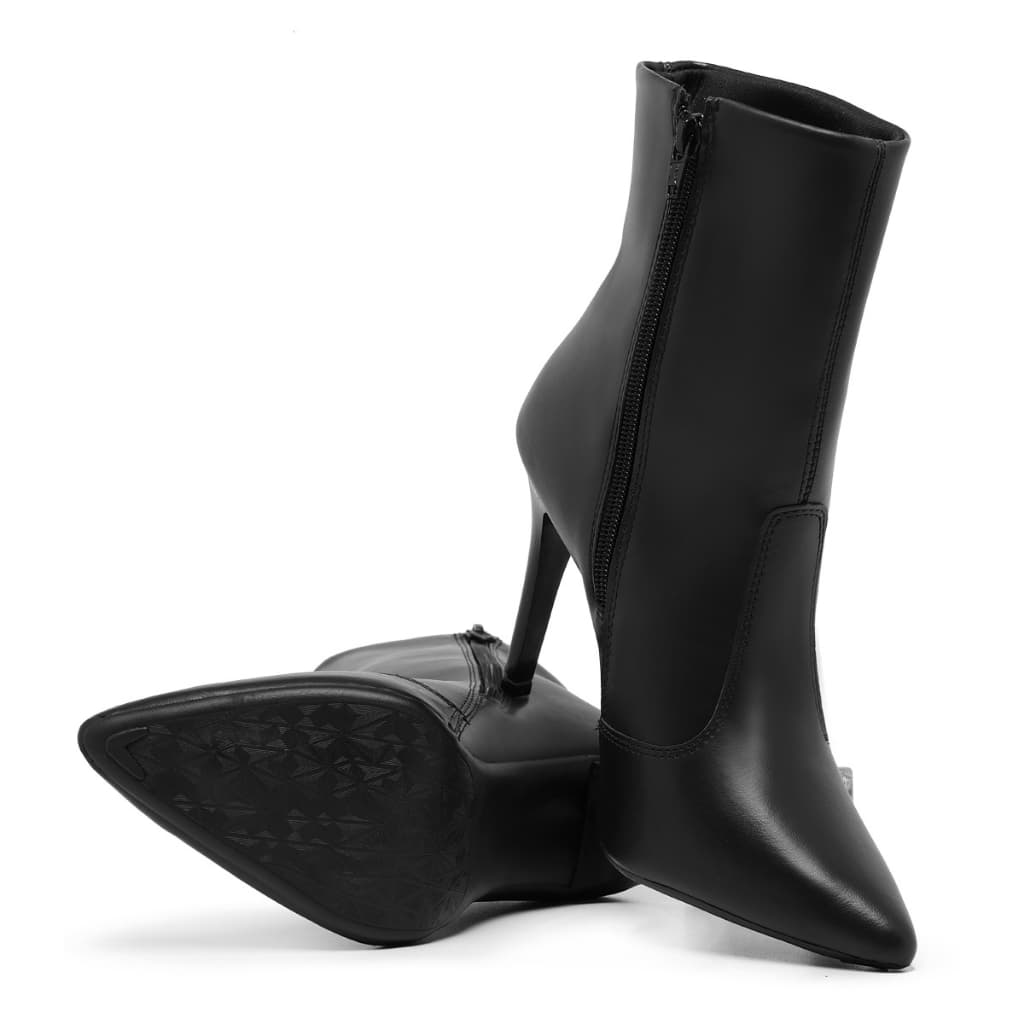 Bota Feminina dot close  bico fino e salto fino agulha envio imediato