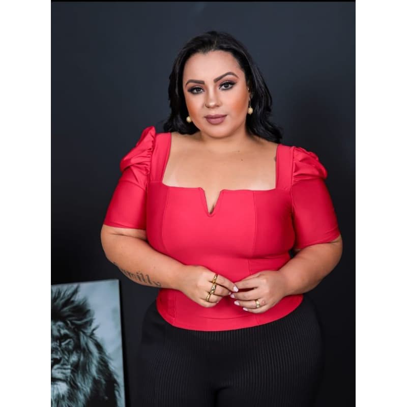 cropeed blusinha com manguinha e decote v PLUS SIZE