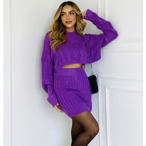 Conjunto Saia e Blusa Curta com Capuz em Tricô HQ61200