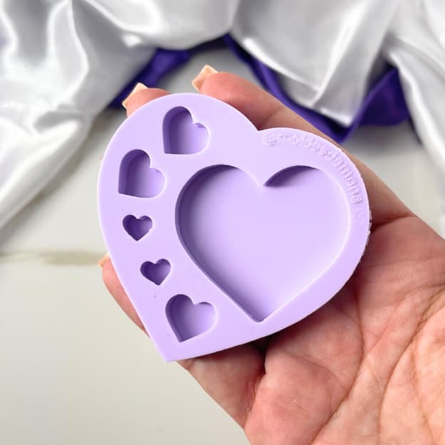 Molde de silicone coração único de 4cm + mini corações pingentes para resina. #32