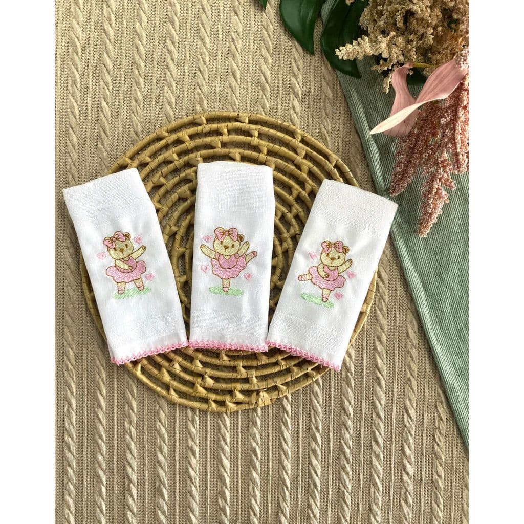 Kit 3 Babete de Boca Bebê Menina Algodão Bordado 30x30 Hipoalergênico