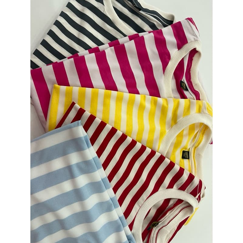 T-shirt Listrada Feminina, Blusa Malha fria Baby Look,Malha fio torcido.