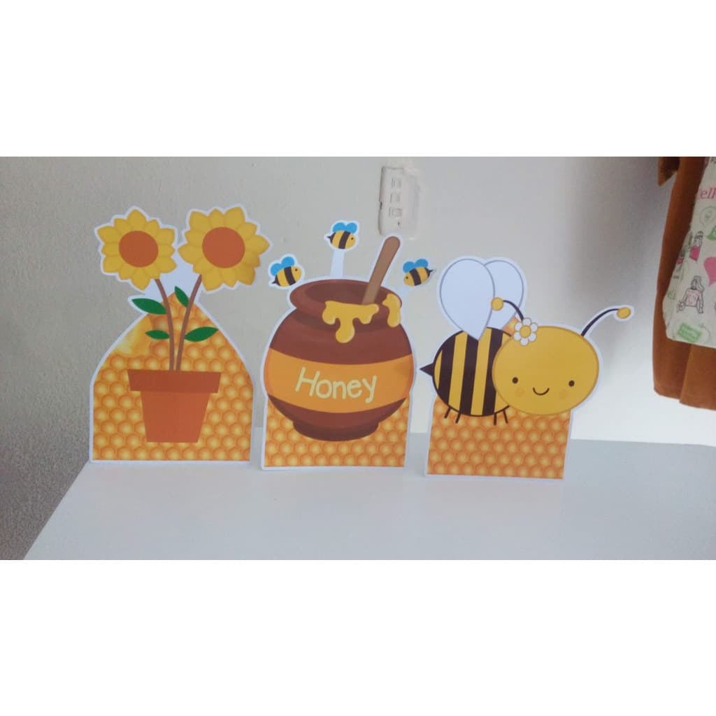 Kit 6 Display de Mesa Personalizado 20cm para Festa de Aniversário no Tema Abelinha