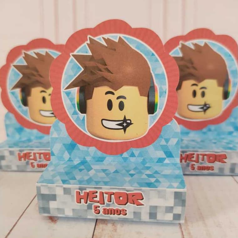 Porta Bis Duplo Personalizado Roblox | Papel Offset 180g Fosco | Recorte Eletrônico - PEGUE E MONTE.