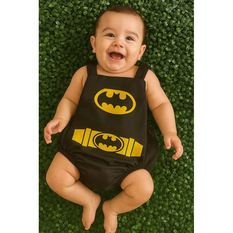 Macacão Romper Temático Menino - Jardineira Personagens Mesversário Banho de Sol Regata Masculino Batman morcego