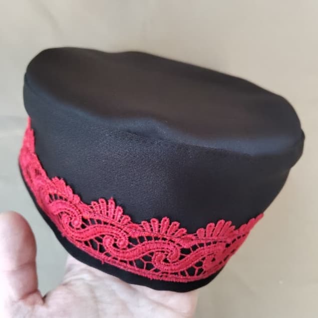 Ekete / Equete / Filá / Quepe Preto e Guipir Vermelho de Oxford Umbanda Candomblé