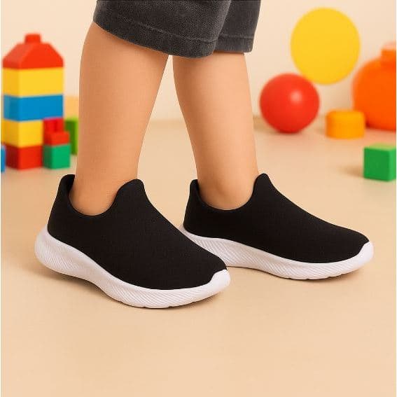 Tenis Escolar Infantil Calce Fácil Confortável Sem Cadarço Menino e Menina Preto/Branco