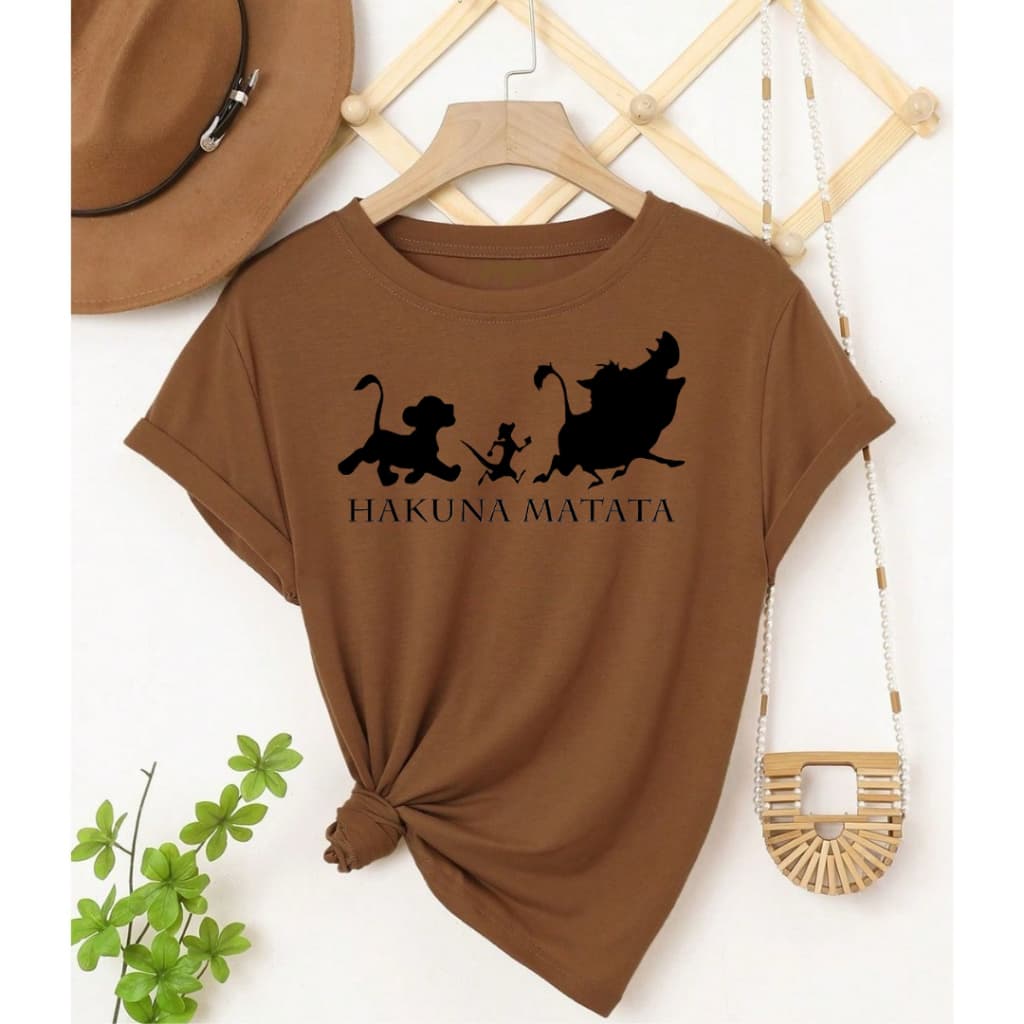 Camiseta Unissex Adulto Hakuna Matata Estampa Rei Leão