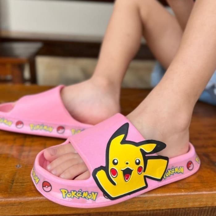 SANDÁLIA/CHINELO INFANTIL SLIDE NUVEM POKÉMON PROMOÇÃO IMPERDÍVEL.