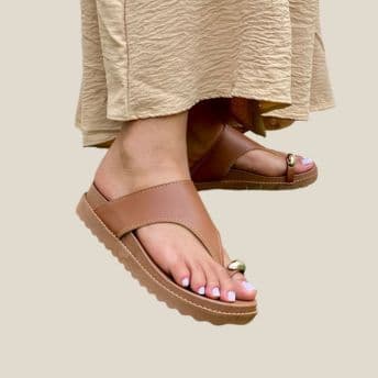 Sandália Feminina Papete Birken Luxo Rasteira Tamanco Dedo Detalhe Metal