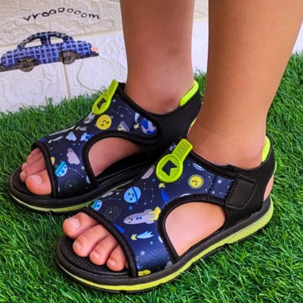Sandália Infantil Masculina Papete Menino Confortável Anatômica Volta às Aulas Planeta Presente Chinelo Velcro Macia