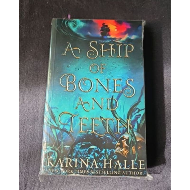 livro importado de releitura da Pequena Sereia - karina halle