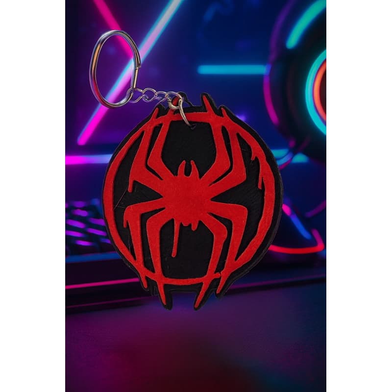 Chaveiro inspirado na versão mais icônica do Homem-Aranha