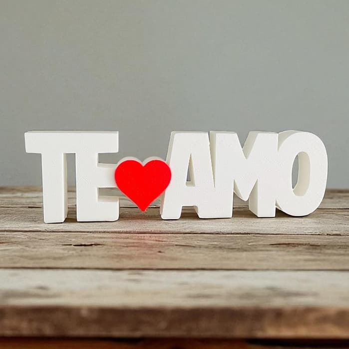Letreiro Decorativo Te Amo Moderno para Sala Quarto e Escritório Ideal para Decoração de Casa ou Presente Romântico