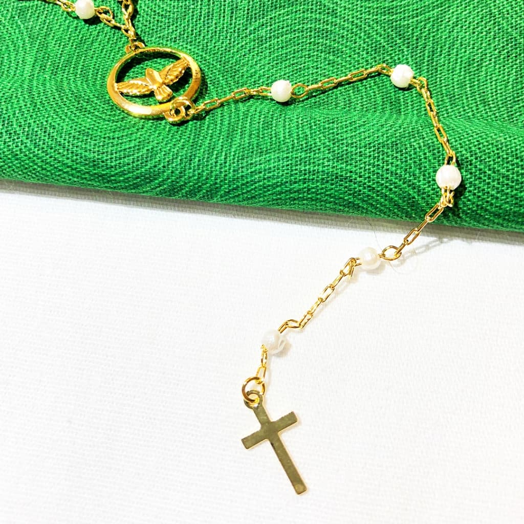 Colar Terço Espirito Santo Dourado Com Pérolas Rosário Top - Chocker Gargantilha Noivas Moda atual