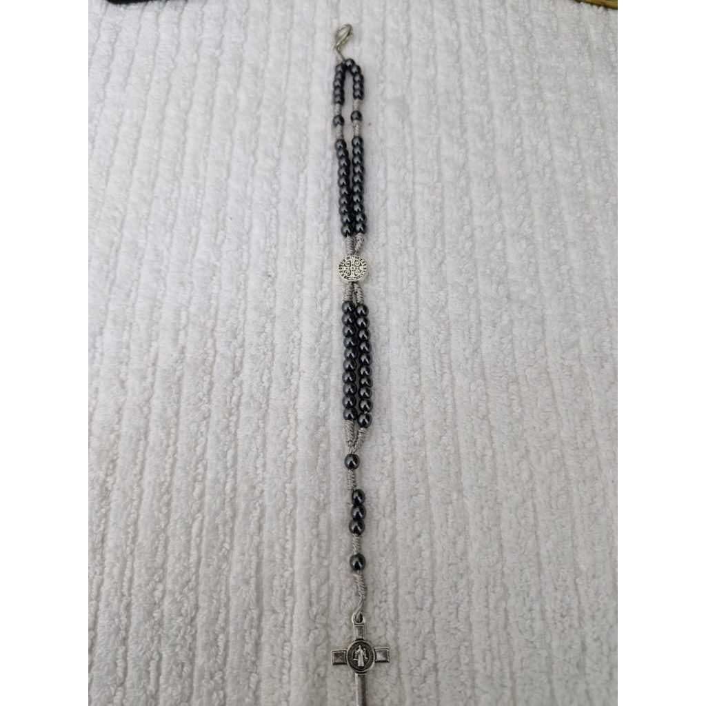 Kit 1 e 2 Terço de Pulso São Bento Hematita com Medalhas e Cruz de aço inox