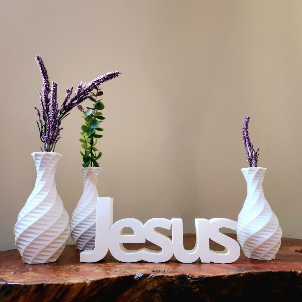 Enfeite Jesus com vasos poligonos – Enfeite de Mesa e Decoração para Sala, Elegante e Moderno