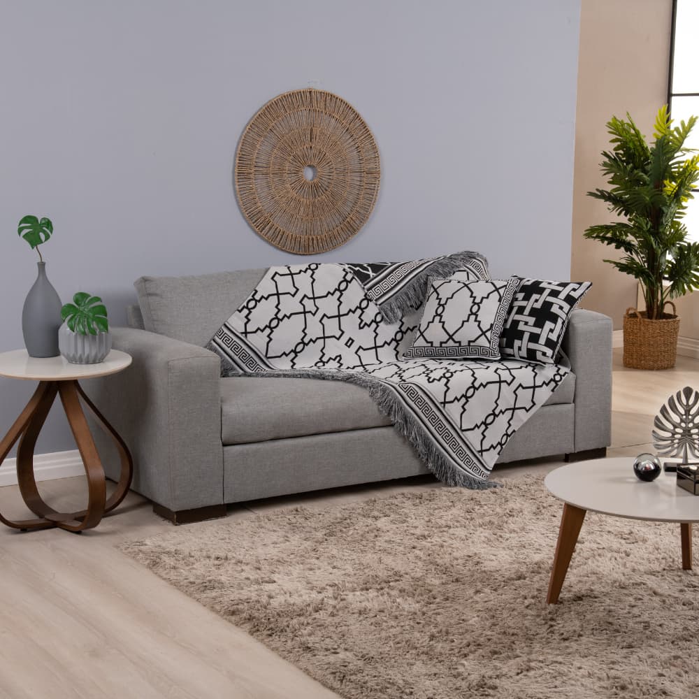 Kit Xale Para Sofá Com Franja Grécia 5 Peças 1,35m x 1,35m  Tecido Jacquard Preto C/ Almofada